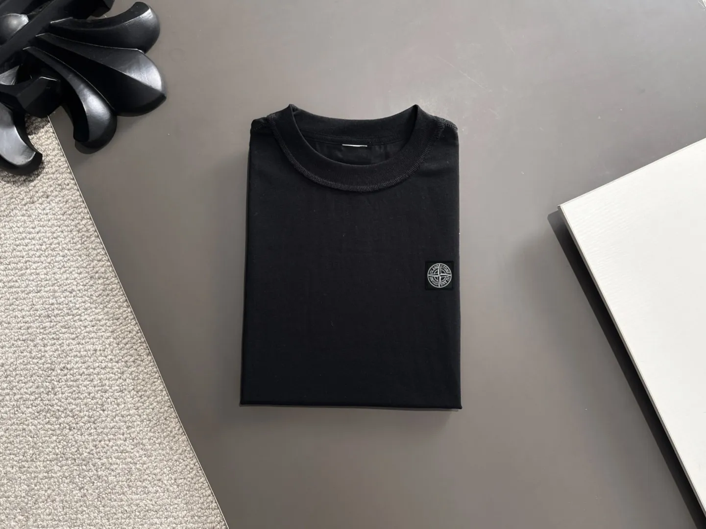 Next day shipping P460 Stone lsland/stone island high quality 2025 spring and summer new casual suit exclusively developed by yb! High quality production! Imported custom-made fabrics for foreign orders, with high breathability and comfort, impeccable details, brand element design concept, delicate and soft feel! It presents a casual cut and the upper body shape is great! On sale simultaneously on the official website! From a high-end men's positioning brand, the low-key luxury taste is irresistible! Exquisite workmanship and impeccable quality! The overall style is simple, fashionable and timeless, fully meeting the requirements of stylish and tasteful dressing! Size: S-XXL